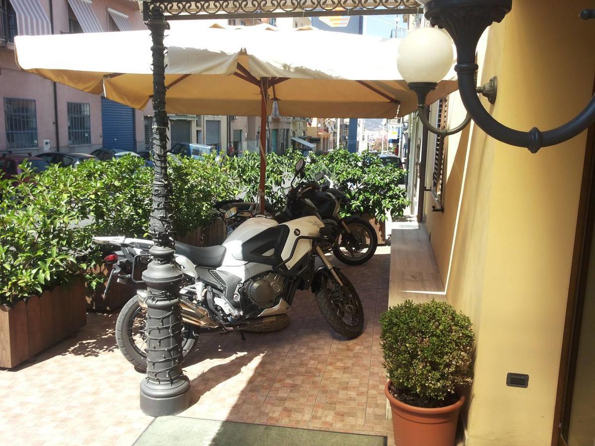 Hotel Paradiso Delle Madonie Кастельбуоно Экстерьер фото